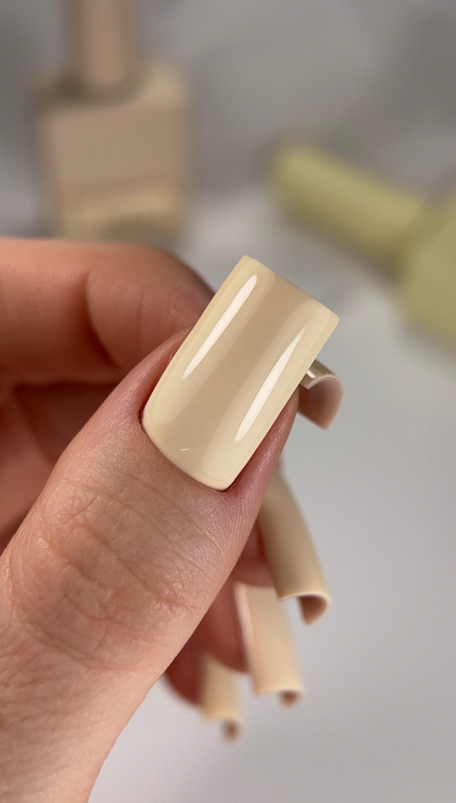 NYHED HeyLove Gel Polish - CANNOLI CREAM