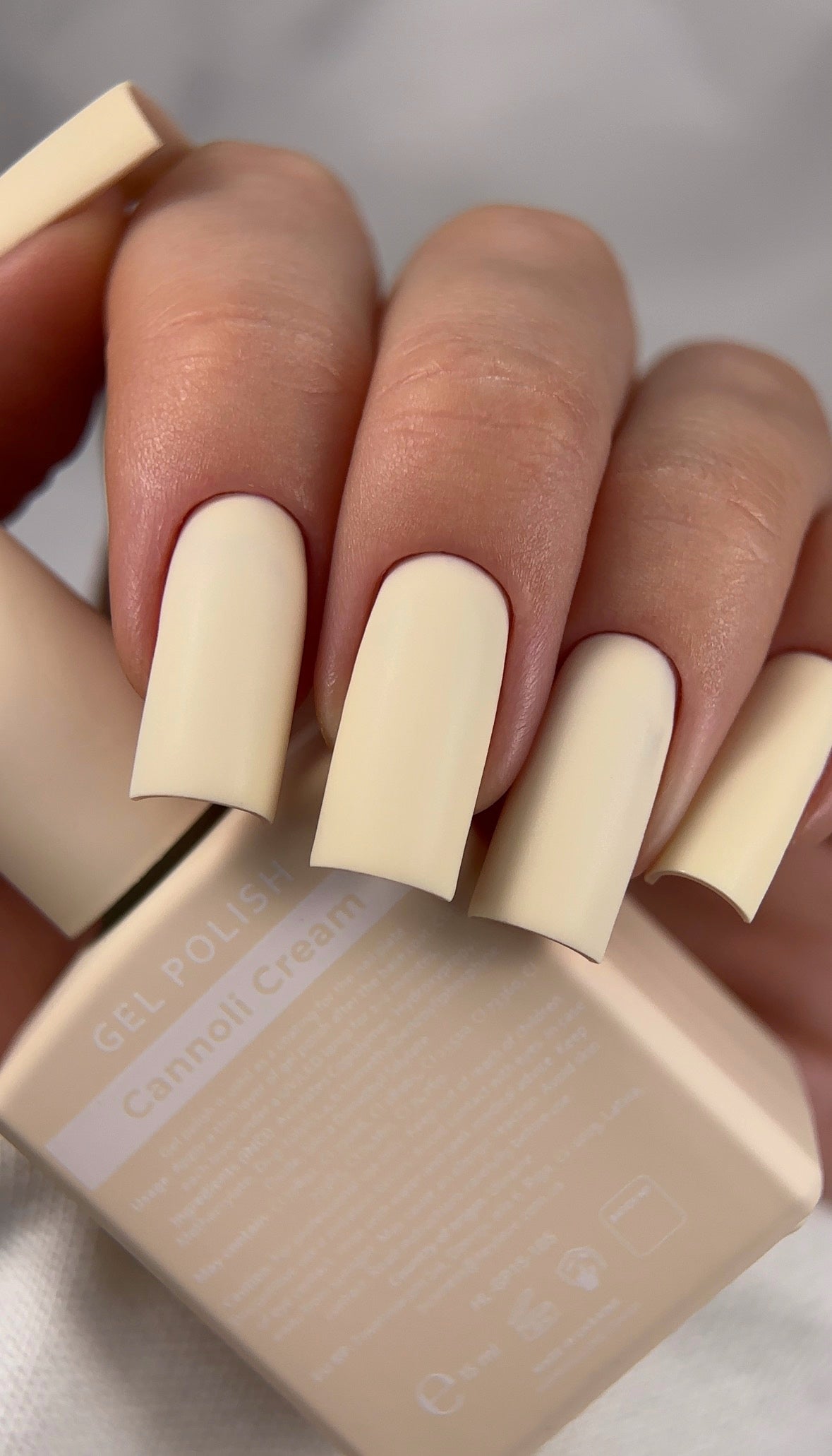 NYHED HeyLove Gel Polish - CANNOLI CREAM